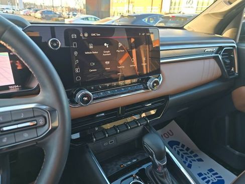 Used 2024 GMC Canyon AT4 w/ AT4 Premium Package image 21