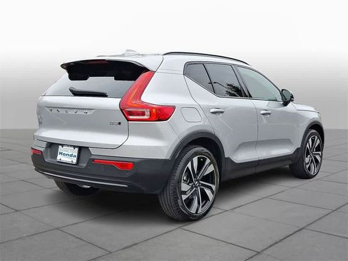 Used 2023 Volvo XC40 B5 Ultimate w/ Protection Package Premier image 24