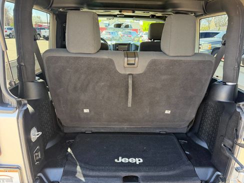 Used 2012 Jeep Wrangler Sport AWD/4WD image 12