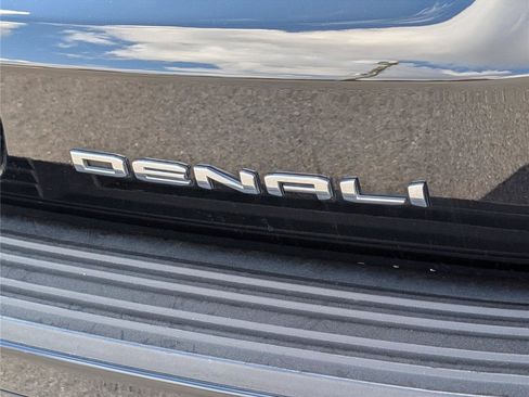 Certified 2023 GMC Yukon Denali image 9