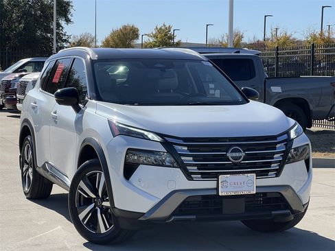 Certified 2025 Nissan Rogue SL image 2