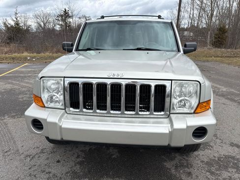 Used 2009 Jeep Commander Sport image 2
