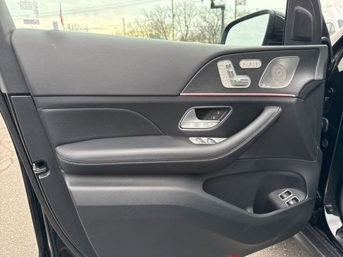 Used 2025 Mercedes-Benz GLE 450e 4MATIC w/ Winter Package image 35