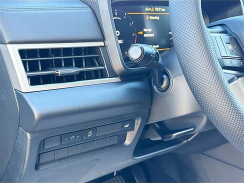 New 2026 Mitsubishi Outlander SE image 10