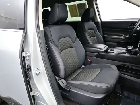 Used 2023 Nissan Pathfinder SV AWD/4WD image 14