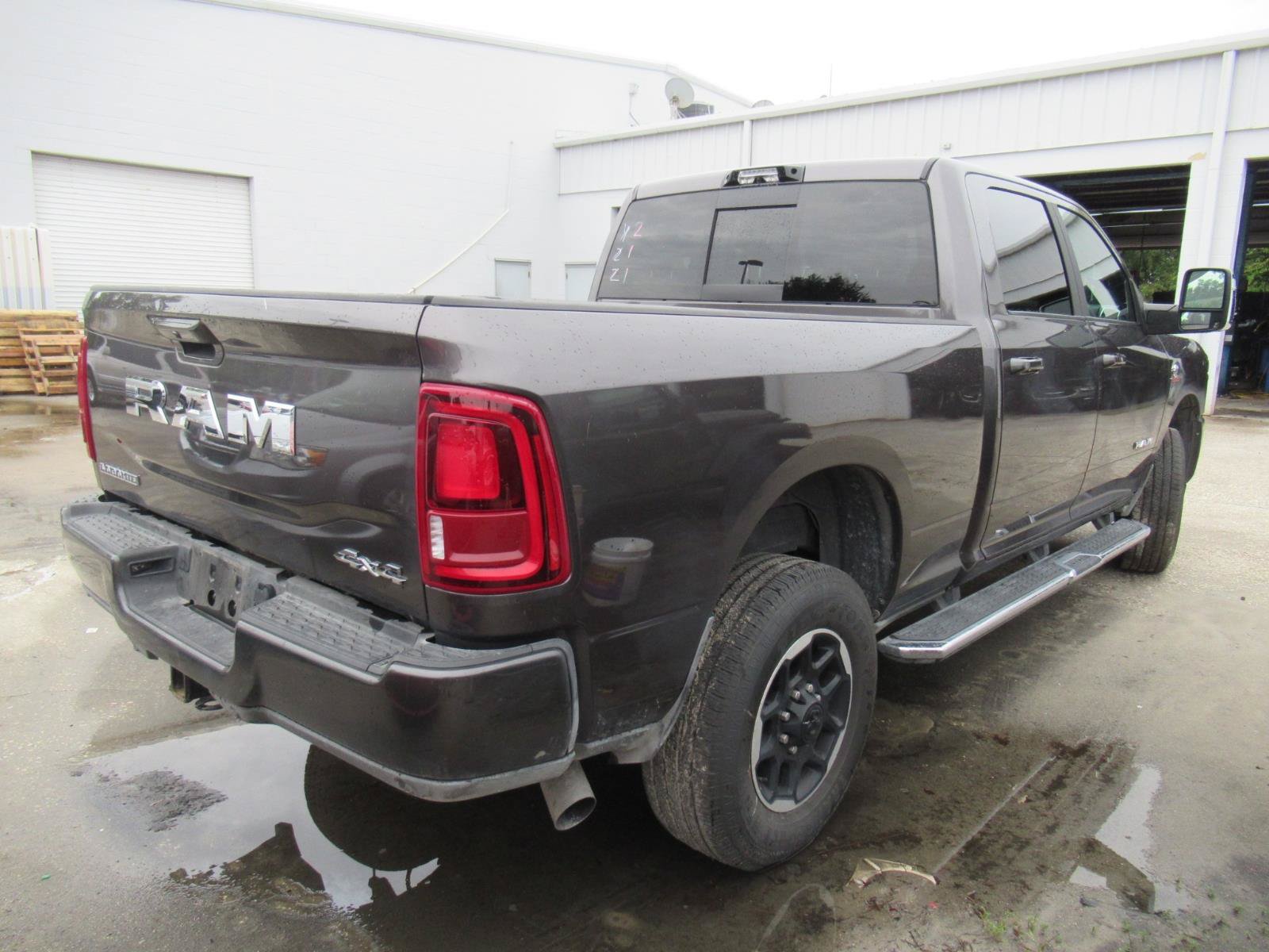 Used 2026 RAM 2500 Laramie AWD/4WD image 4