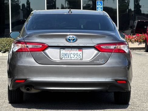Used 2020 Toyota Camry LE FWD image 5