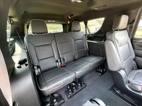 Used 2023 GMC Yukon XL SLT AWD/4WD image 20