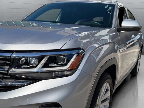 Used 2021 Volkswagen Atlas Cross Sport SE image 31