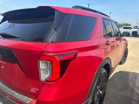 Used 2022 Ford Explorer ST w/ Equipment Group 401A RWD image 4