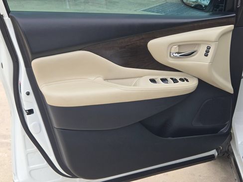 Used 2022 Nissan Murano Platinum w/ Cargo Package FWD image 12