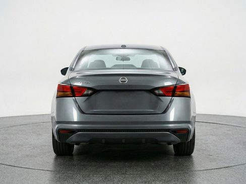 Used 2025 Nissan Altima 2.5 SV image 7