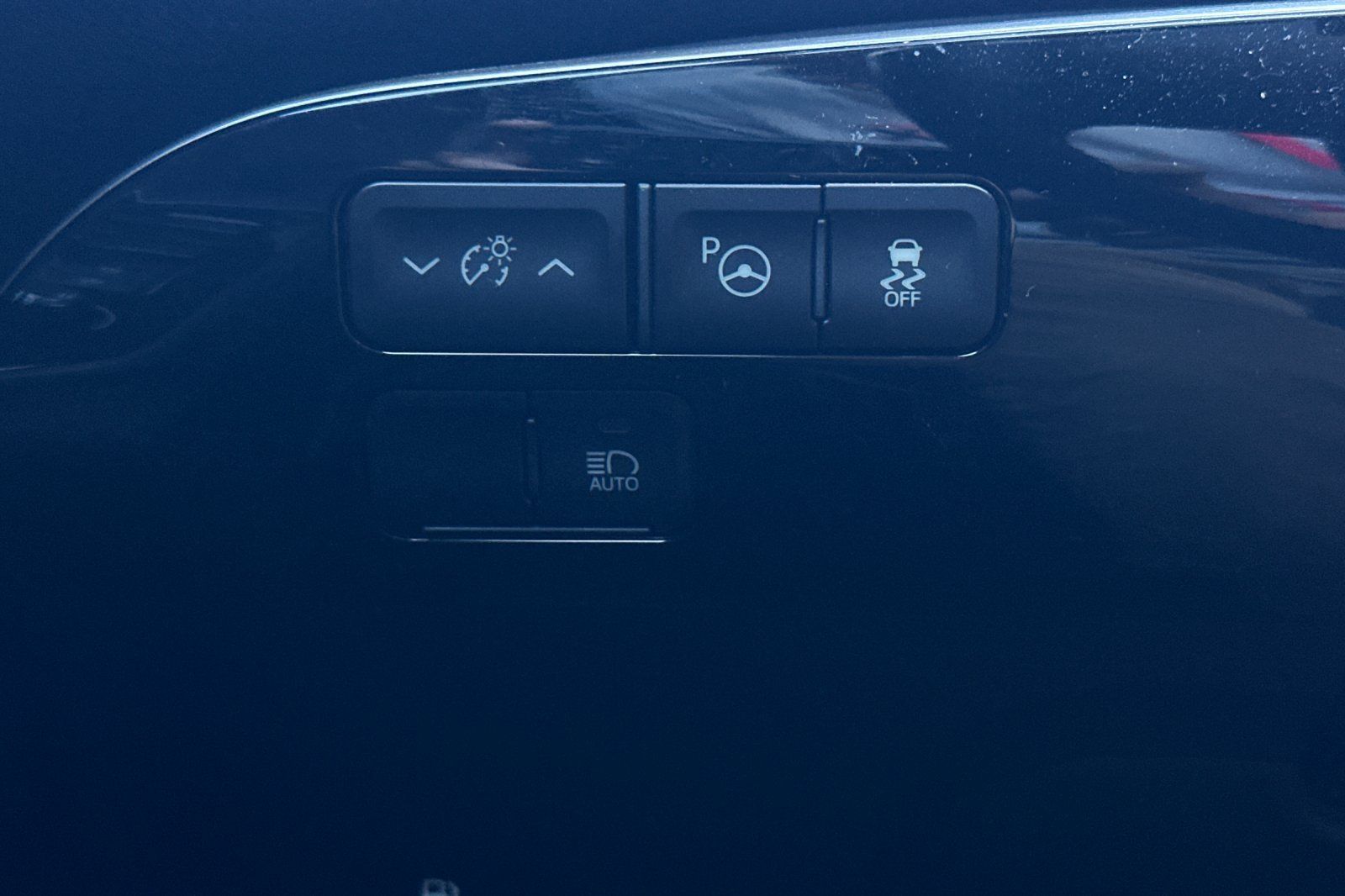 Used 2019 Toyota Prius XLE FWD image 42