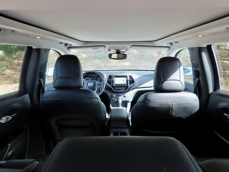 Used 2021 Jeep Cherokee Limited w/ Elite Package FWD image 13