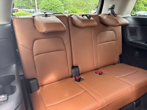 Used 2025 Nissan Pathfinder Platinum AWD/4WD image 33