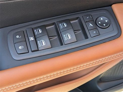 New 2026 Chrysler Pacifica Pinnacle image 11