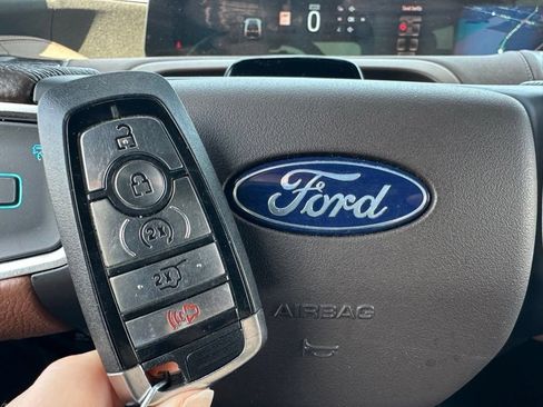 Used 2025 Ford Expedition Max King Ranch AWD/4WD image 46