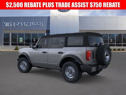 New 2025 Ford Bronco 4-Door image 4