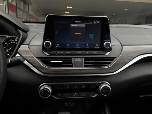 Used 2025 Nissan Altima 2.5 SV FWD image 26
