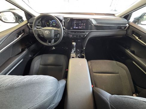 Used 2025 Toyota Camry LE image 35