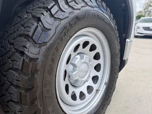 Used 2023 GMC Sierra 1500 Pro RWD image 9
