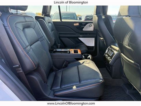 New 2025 Lincoln Aviator Black Label image 17