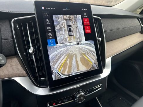 Certified 2025 Volvo XC90 B5 Plus image 25