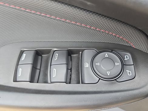 Used 2022 Chevrolet TrailBlazer RS w/ Sun and Liftgate Package FWD image 27