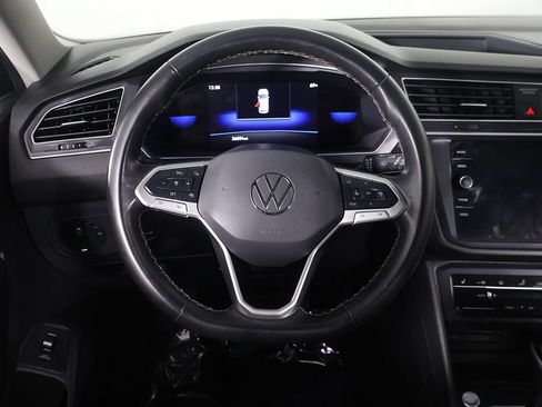 Used 2024 Volkswagen Tiguan SE w/ Panoramic Sunroof Package AWD/4WD image 37