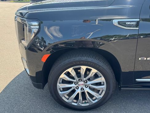 Used 2022 GMC Yukon Denali AWD/4WD image 9