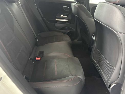 Used 2025 Mercedes-Benz GLA 250 4MATIC image 18