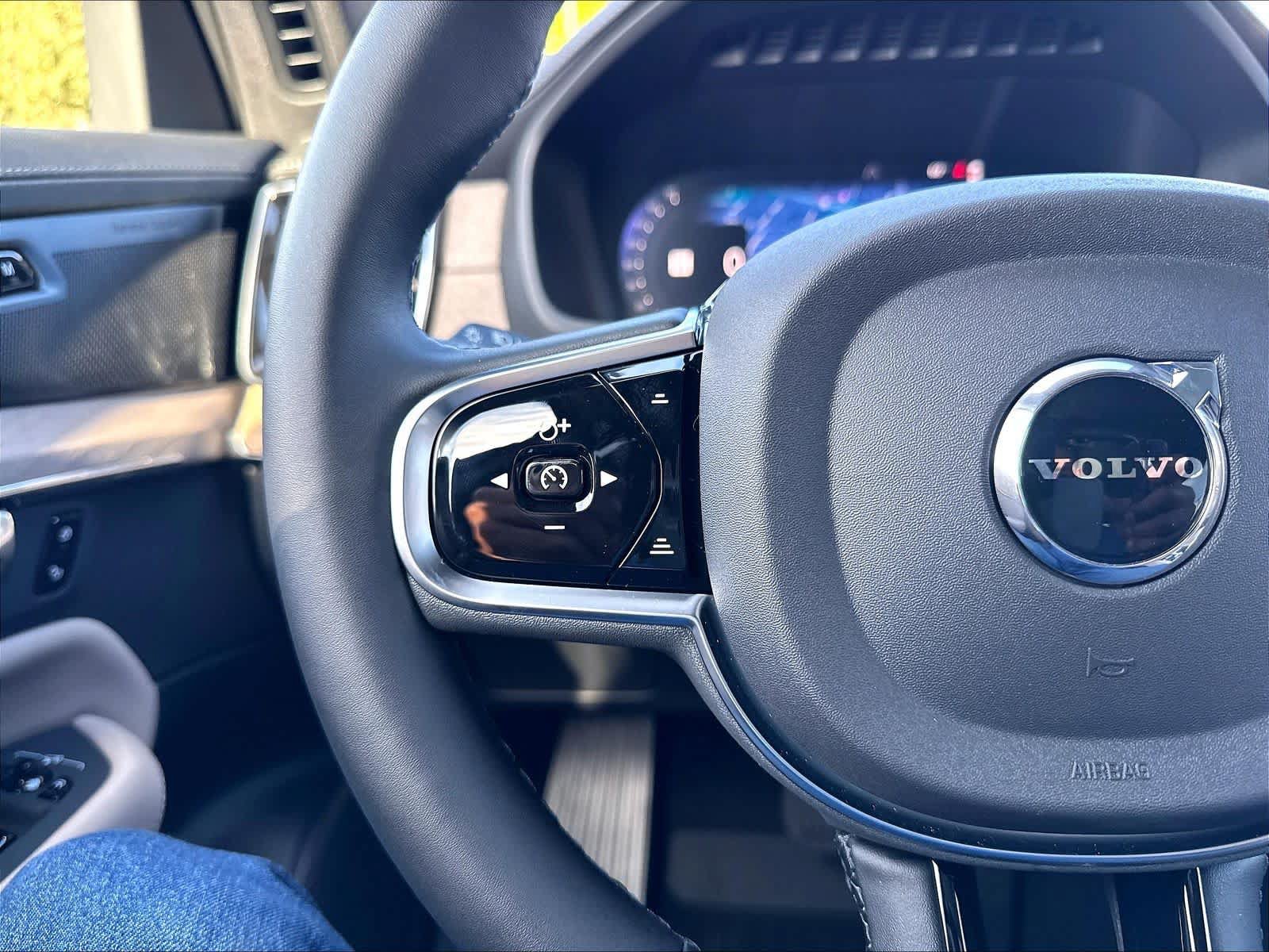New 2027 Volvo XC90 B6 Plus AWD/4WD image 17