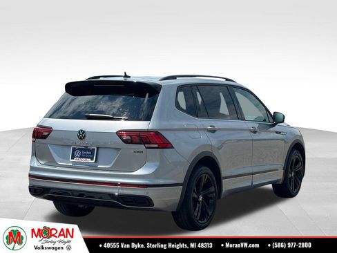 Certified 2023 Volkswagen Tiguan SE R-Line AWD/4WD image 4