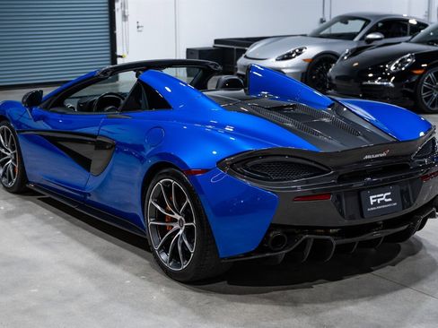 Used 2018 McLaren 570S Spider image 4