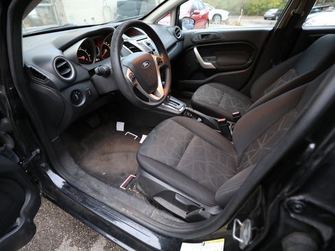 Used 2011 Ford Fiesta SE w/ 203A Rapid Spec Order Code image 16