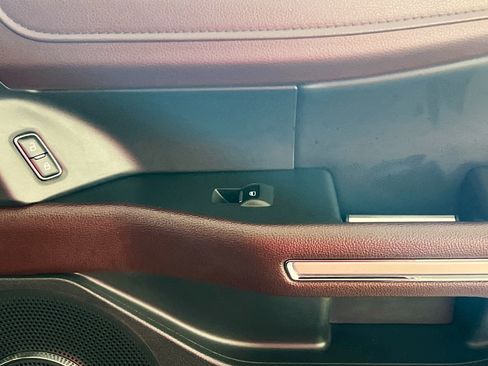 Used 2024 Ford Expedition Limited image 32