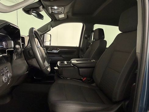 Used 2025 Chevrolet Silverado 2500 LT w/ Convenience Package image 22