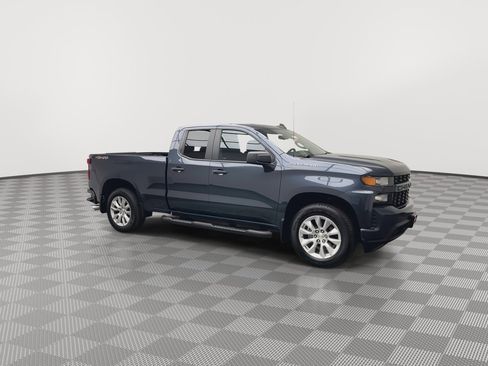 Used 2020 Chevrolet Silverado 1500 Custom w/ Custom Value Package AWD/4WD image 35