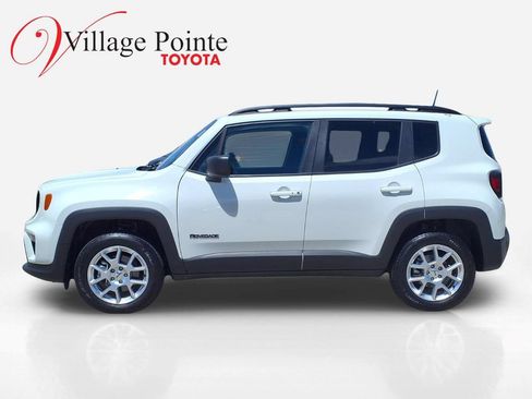 Used 2022 Jeep Renegade Latitude AWD/4WD image 2