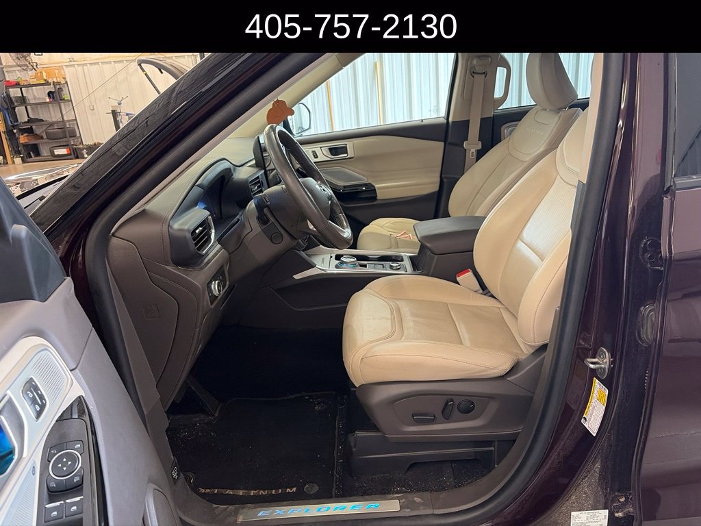 Used 2023 Ford Explorer Platinum w/ Technology Package AWD/4WD image 4