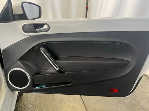 Used 2019 Volkswagen Beetle 2.0T S image 19