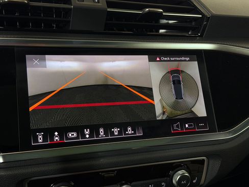 Certified 2025 Audi Q3 2.0T Premium Plus w/ Premium Plus Package image 28