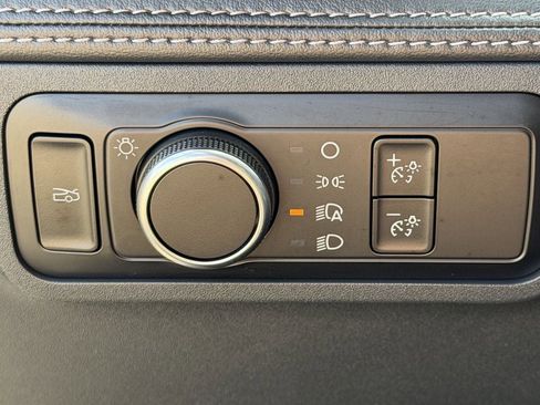 Used 2025 Ford Mustang Premium RWD image 24