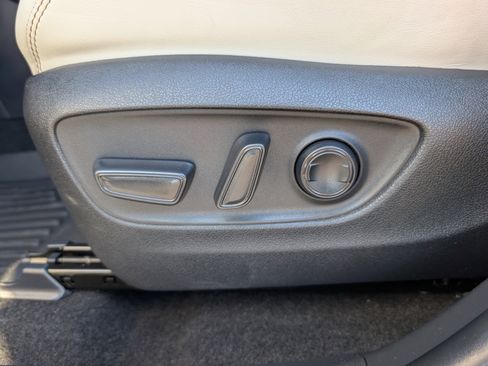 Used 2023 Toyota RAV4 XLE Premium image 16