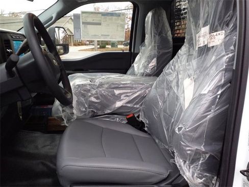 Used 2024 Ford F350 XL w/ Snow Plow Prep Package image 8