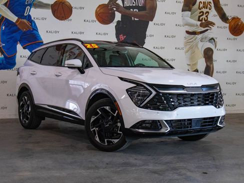 Used 2025 Kia Sportage SX AWD/4WD image 2