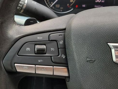 Used 2023 Cadillac XT4 Luxury w/ Cold Weather Package image 17