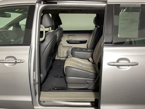 Used 2016 Kia Sedona EX FWD image 32