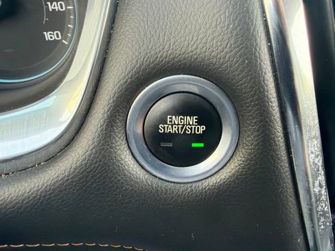Used 2021 Chevrolet Traverse LT AWD/4WD image 32