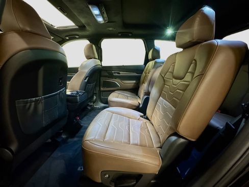 Used 2020 Kia Telluride SX w/ SX Prestige Package image 32
